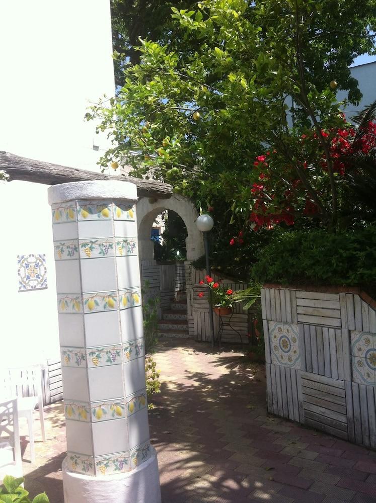 Piccolo Tirreno Hotel Residence Procida Eksteriør bilde